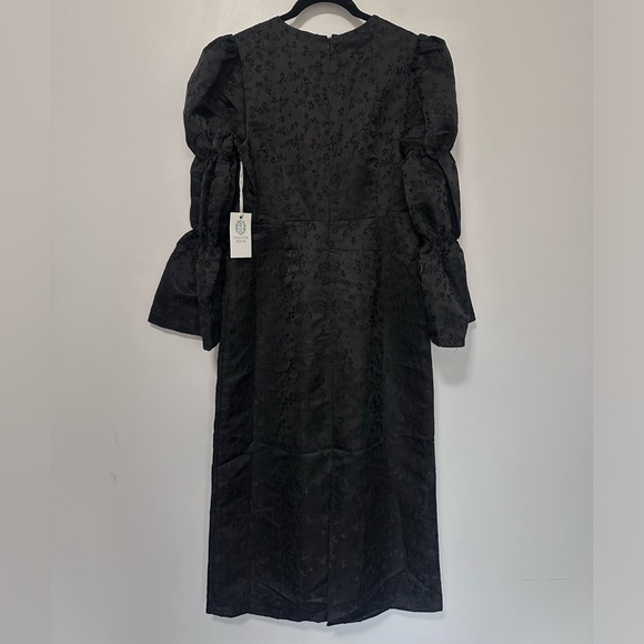 HYACINTH HOUSE Black Jacquard Puff Sleeve Midi Darcy Dress - Picture 9 of 11